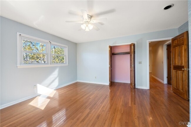 Building Photo - 8178 Old Sunridge Dr