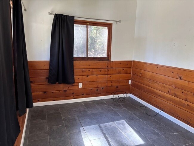 Building Photo - 26455 Delano Dr