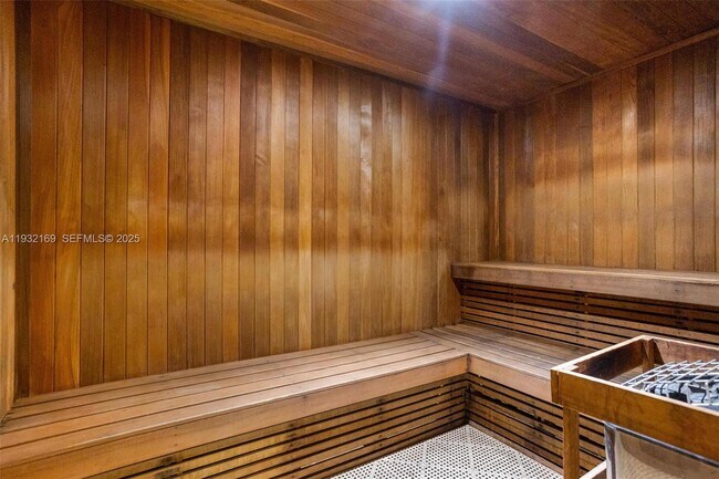 Building Photo - 690 SW 1st Ct