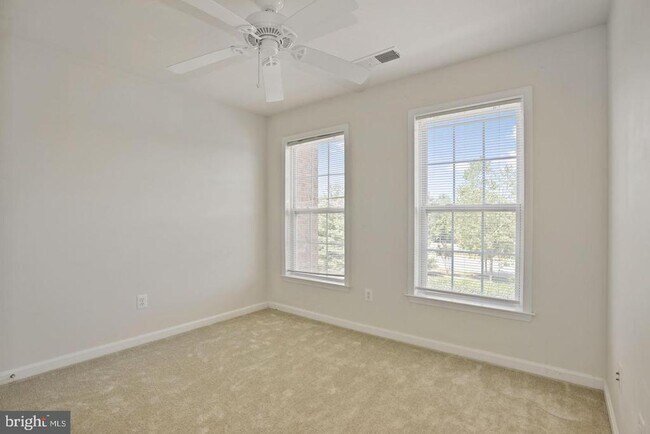 Building Photo - 22052 Dilworth Square