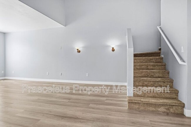 Building Photo - 1389 Serena Cir