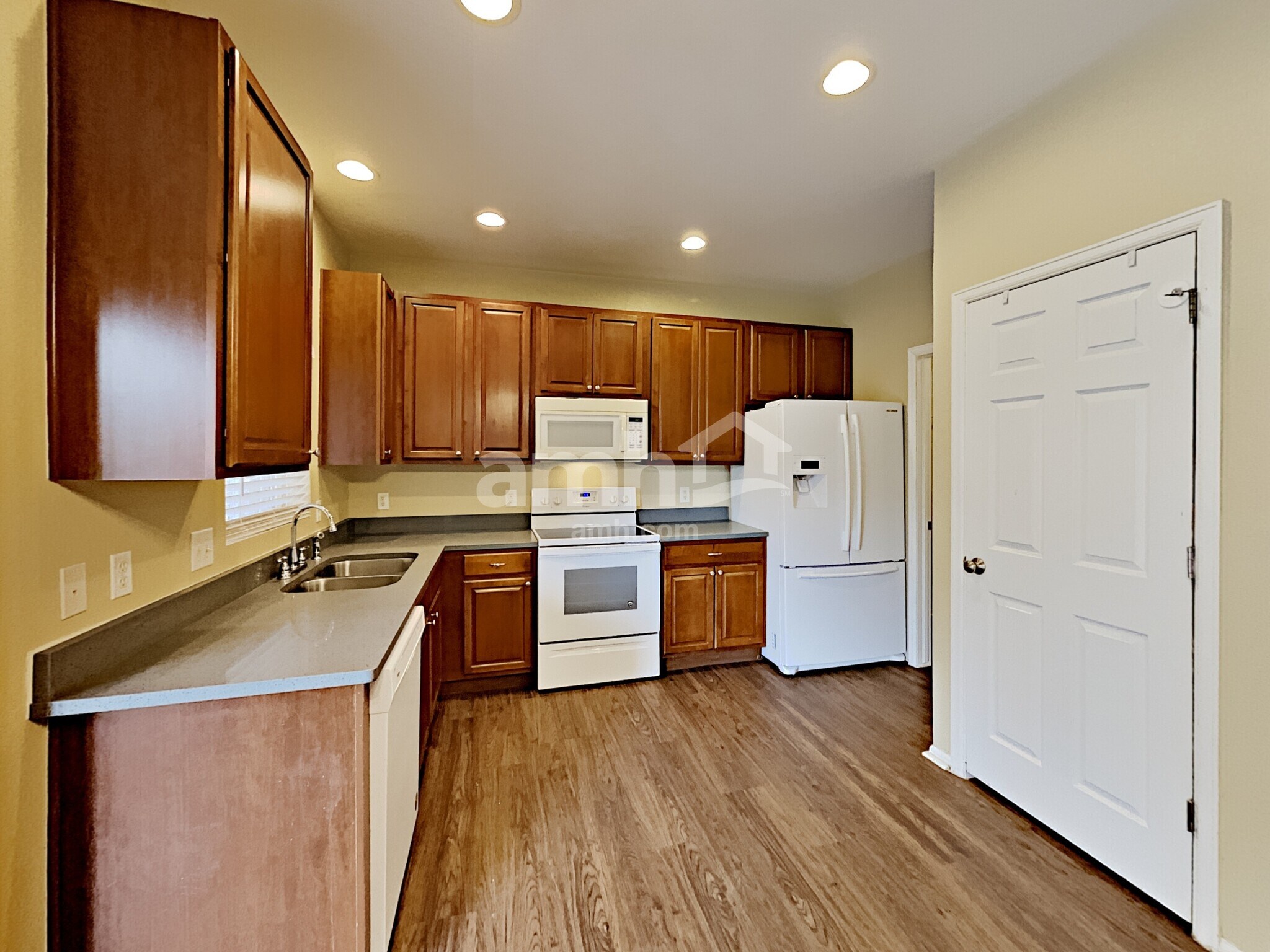 Building Photo - 209 Homestead Way
