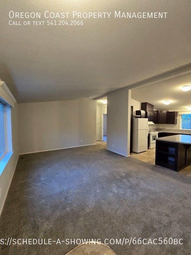 Building Photo - 15 N Hillside Dr