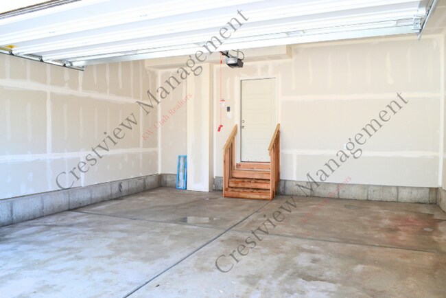 Building Photo - 448 McClellan Ct
