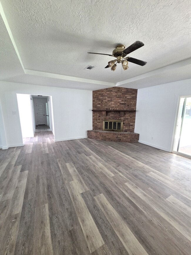 Building Photo - 119 Merry Mark Dr