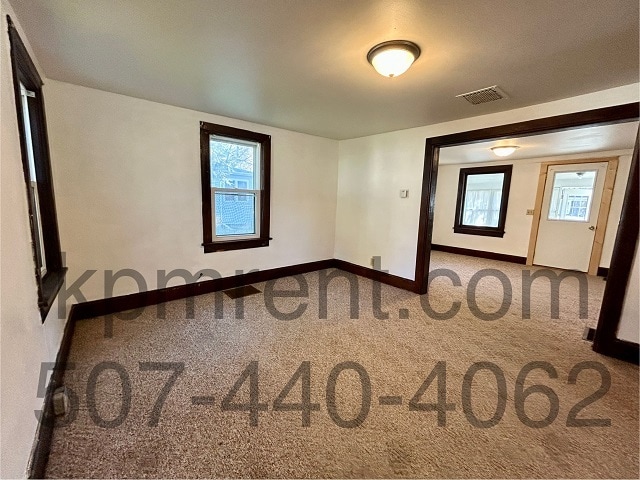 Building Photo - 621 Oak St