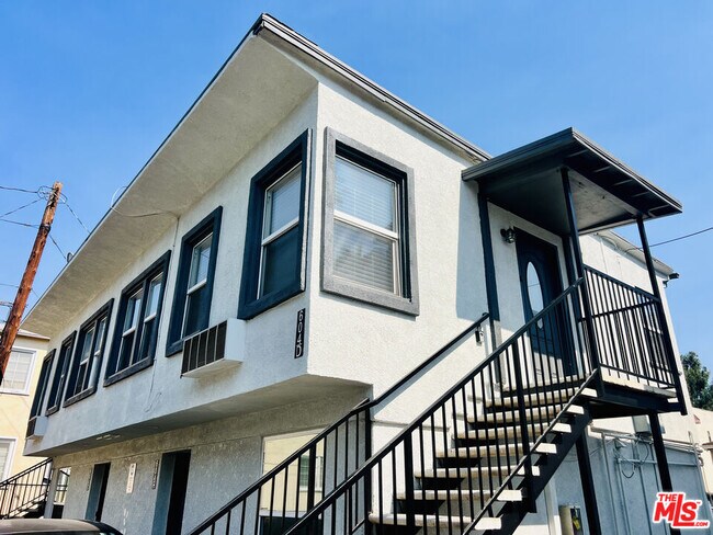 Building Photo - 604 E Chevy Chase Dr