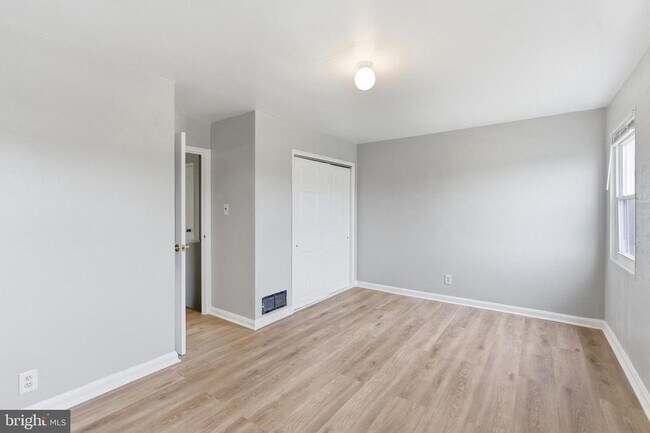 Building Photo - 849 Loalan Ave