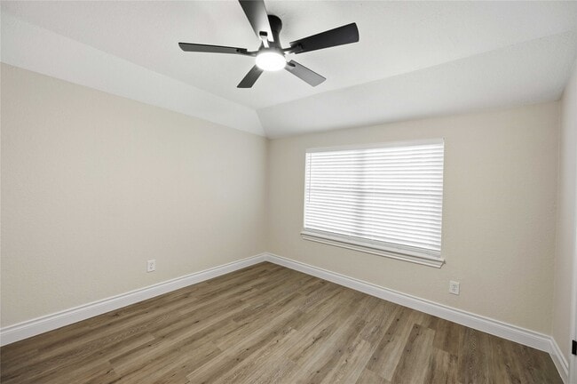 Building Photo - 5702 Old Lodge Dr