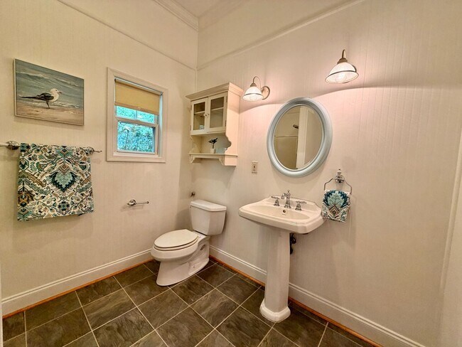 Building Photo - Recently Updated 4-Bedroom Ranch Home w/a 2 Bedroom Guest Cottage! Ready 05-01-26! Pet Friendly Home