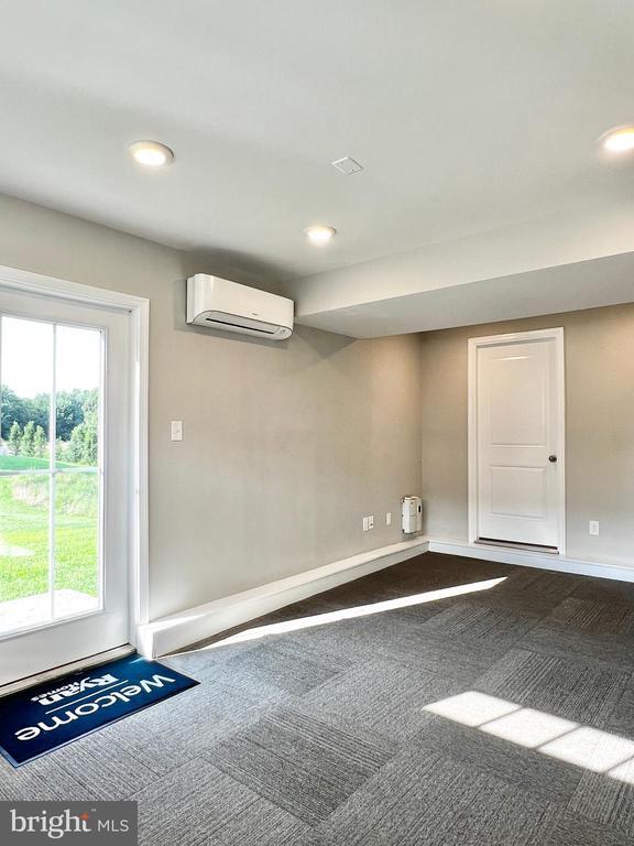 Building Photo - 123 Wye Oak Dr