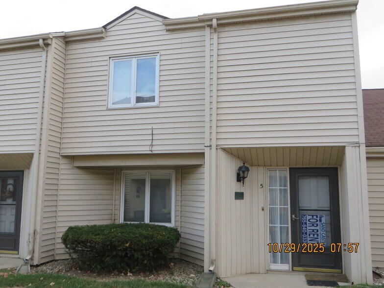 Building Photo - 2016 E 10th St