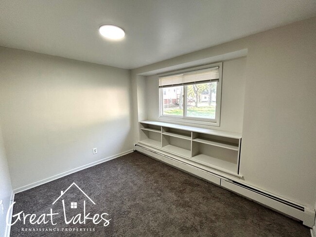 Building Photo - Beautiful 2 Bedroom 1 Bathroom now availab...