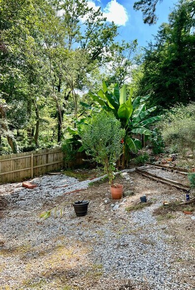 Building Photo - 375 Cologne Dr SE