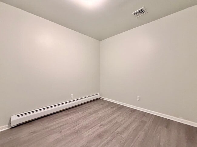 Building Photo - 311 5th St