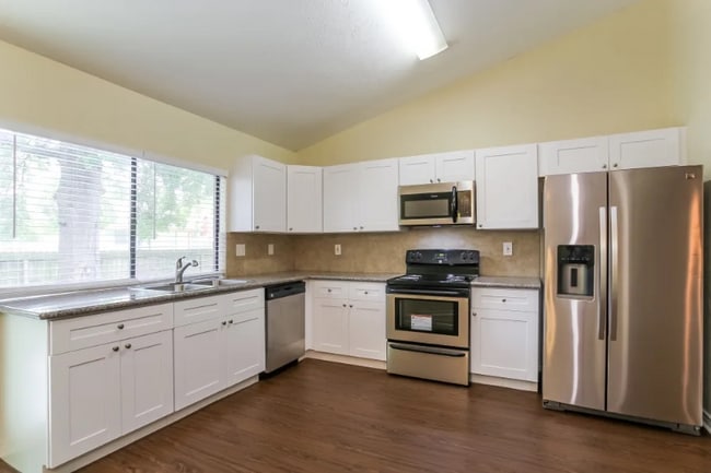 Building Photo - 14118 Edenglen Dr