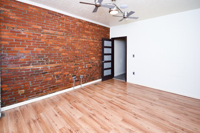 Building Photo - 92 S 24th St