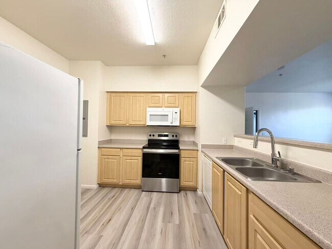 Building Photo - 6955 N Durango Dr