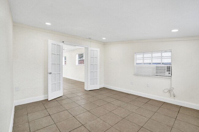 Building Photo - 4BR Corner Home (4th from FL Room) | No HOA | Large Fenced Yard | Move-In Ready