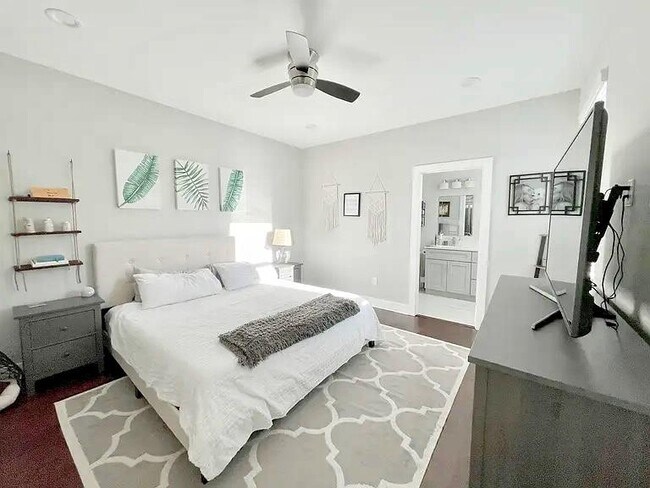 Building Photo - 6310 Porter St