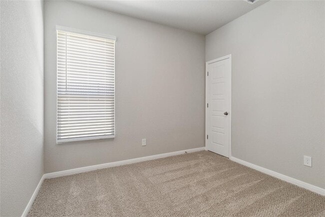 Building Photo - 414 Cross Barn Blvd