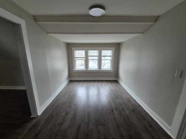 Building Photo - 512 S Washington St