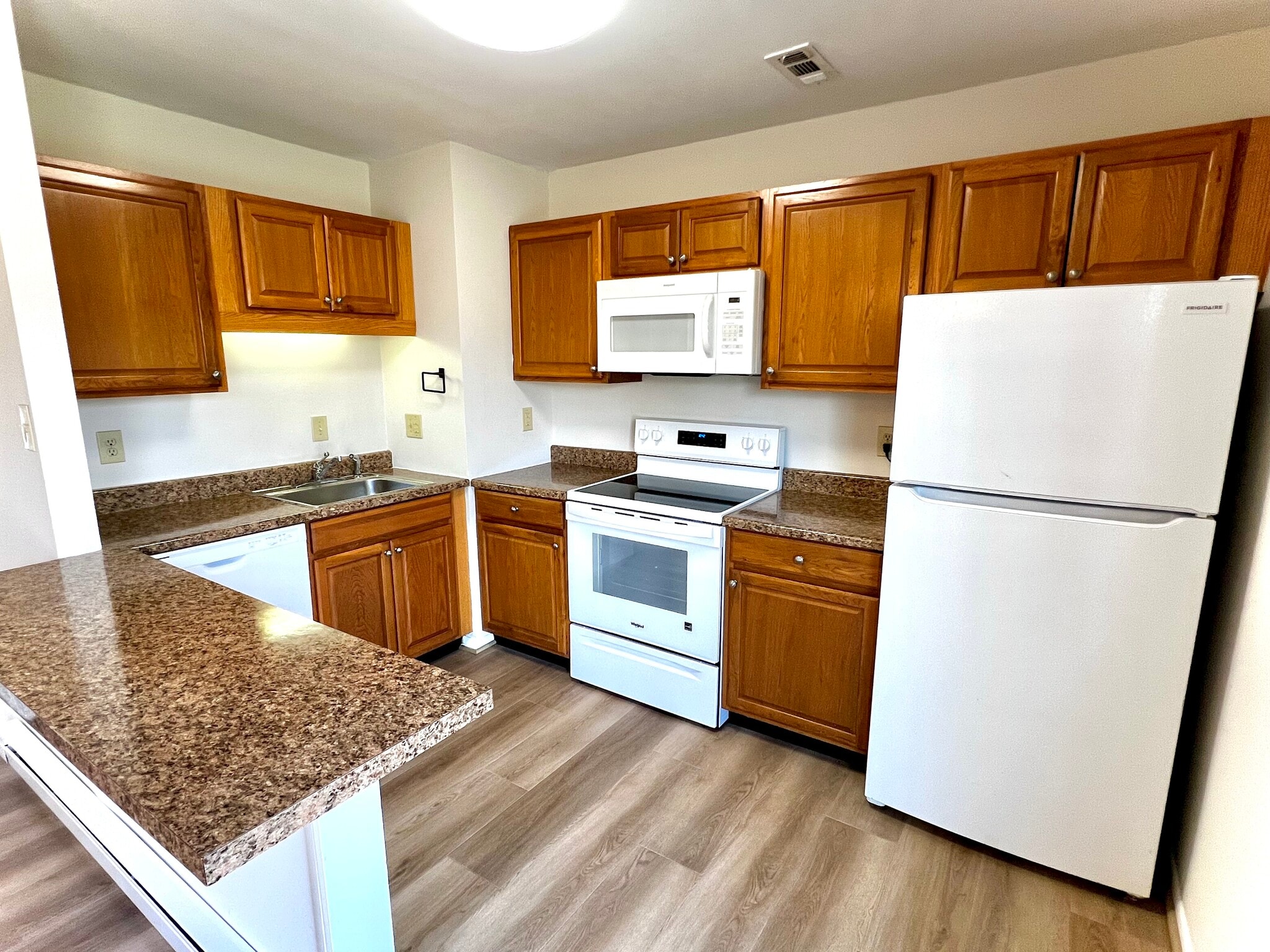 Building Photo - 167 Stonegate Dr