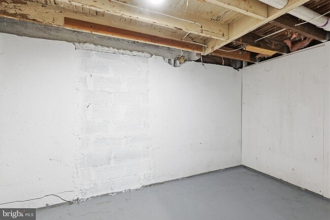 Building Photo - 7803 Monroe Ave