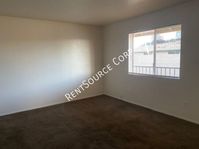 Building Photo - 15582 L St