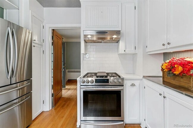 Building Photo - 1021 S Columbine St