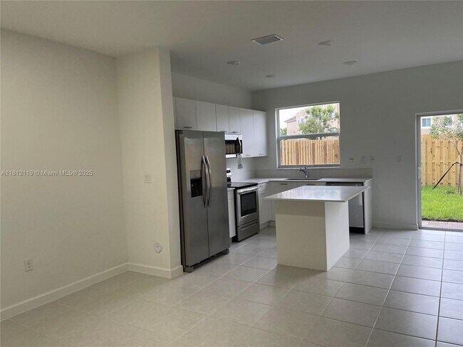 Building Photo - 12171 NW 23rd Ct