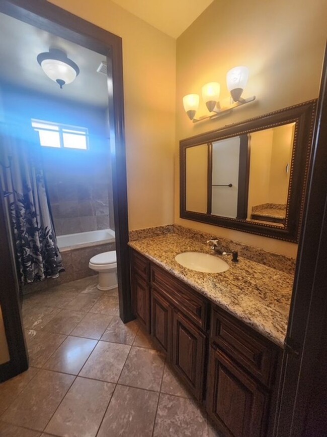 Building Photo - 2331 Calloway Dr