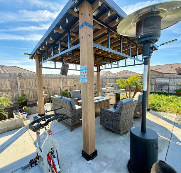 Building Photo - 2093 Cortner St