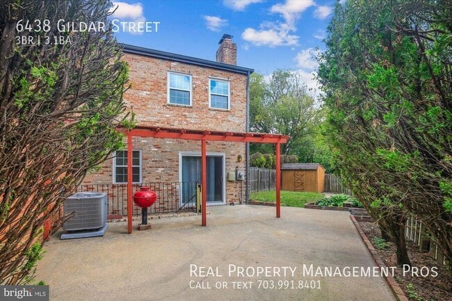 Building Photo - 6438 Gildar St