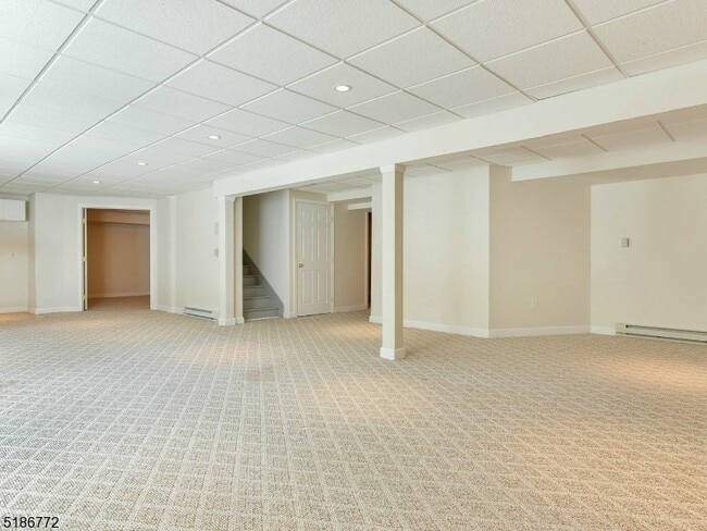 Building Photo - 89 Hill Hollow Rd