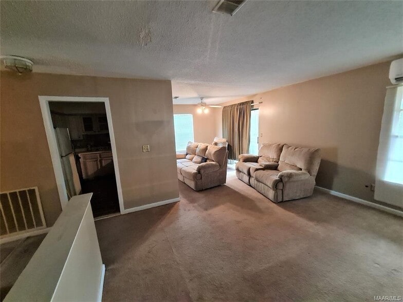 Building Photo - 1625 E Trinity Blvd