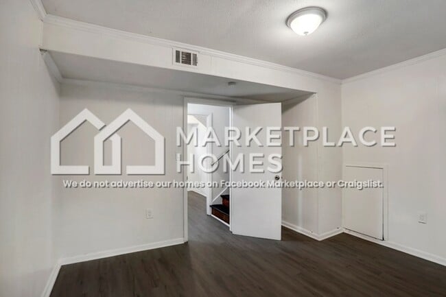 Building Photo - 4372 Greenleaf Cir SW