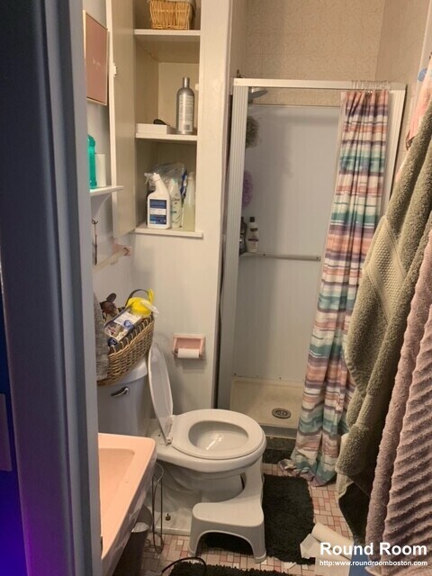 Building Photo - 178 Lake Shore Rd