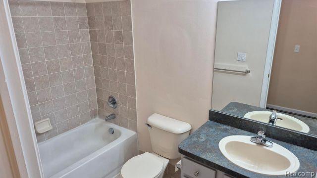 Building Photo - 5203 Chesapeake Cir