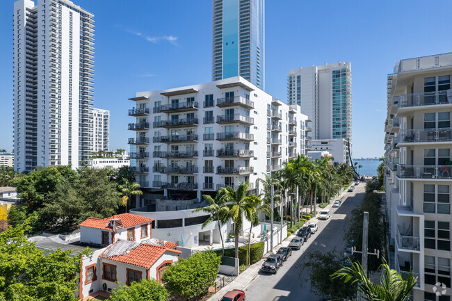 Building Photo - Baylofts Condominiums