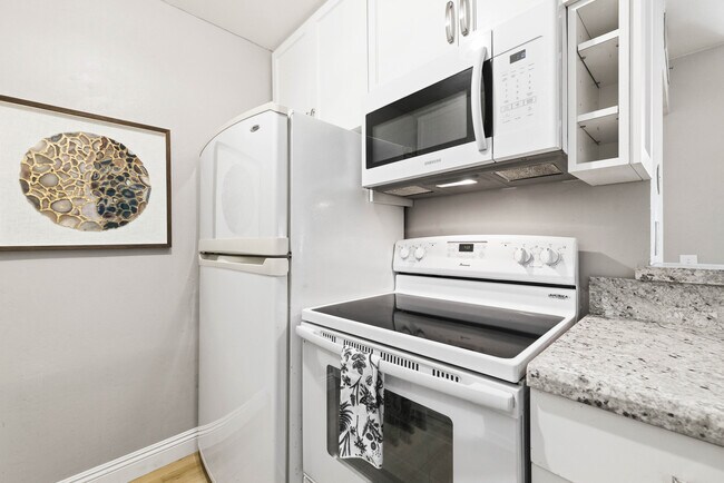 Building Photo - 6202 Friars Rd