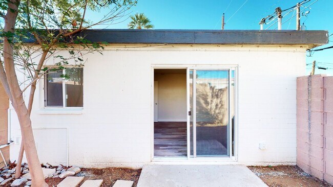 Building Photo - 1714 E Ocotillo Rd