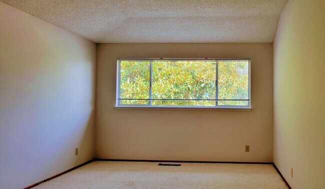 Building Photo - Large Landscaped Backyard! Fruit Trees- Fresh Interior Paint- Fresh Exterior paint- New Roof Comi...