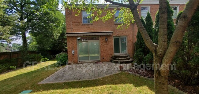 Building Photo - 1404 Barnsdale St
