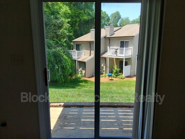 Building Photo - 185 Forest View Dr