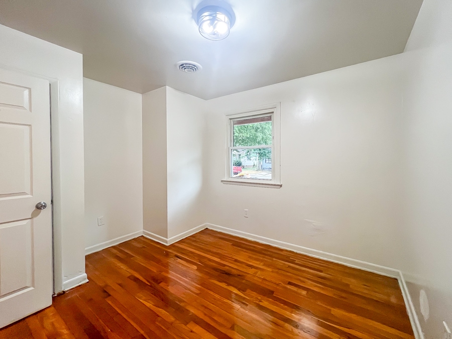 Building Photo - 2303 Maclin Cir