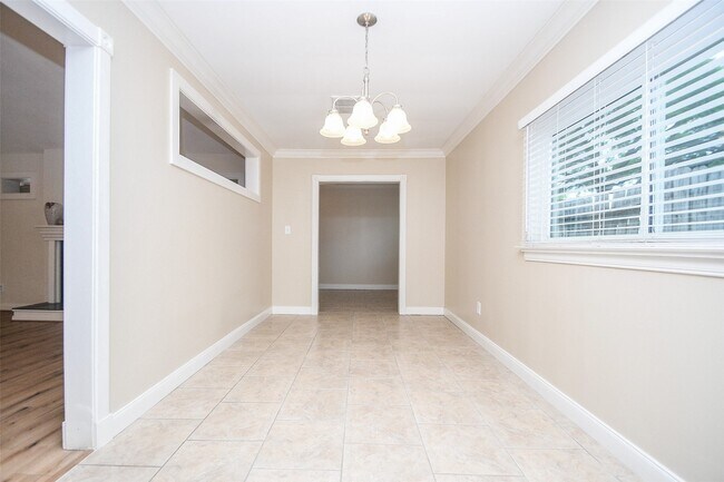 Building Photo - 710 N Fork Ct