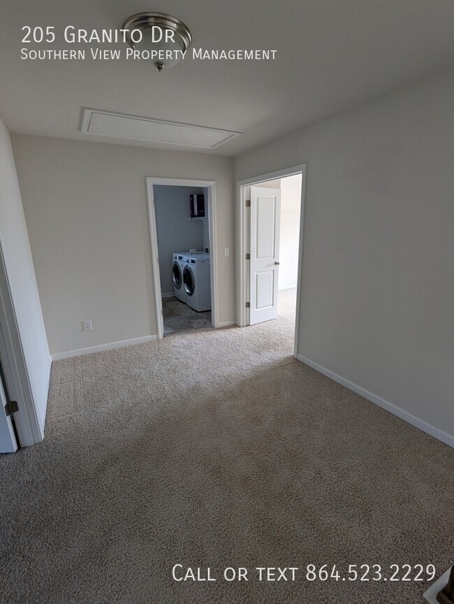 Building Photo - 205 Granito Dr