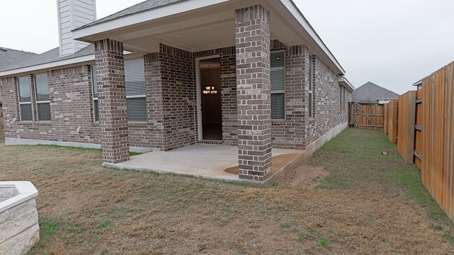 Building Photo - Clean Paloma Lake Rental in Round Rock, TX