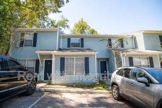 Building Photo - 2186 Timberwood Cir N
